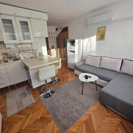 1 Apartamento *