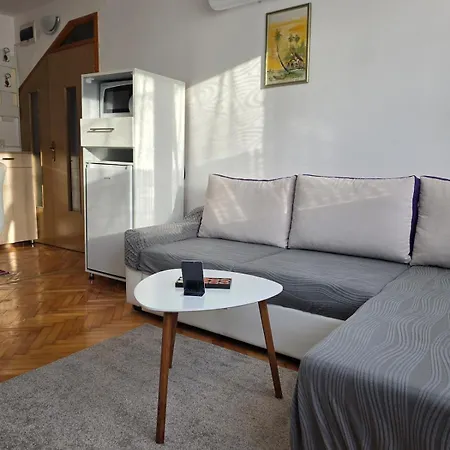 Apartamento 1 *
